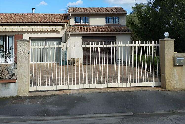 Automatisme Agen, Automatisme Lot-et-Garonne, Clôtures Agen, Clôtures Lot-et-Garonne, Pergolas Agen, Pergolas Lot-et-Garonne, Portail Agen, Portail Lot-et-Garonne, Porte de garage Agen, Porte de garage Lot-et-Garonne